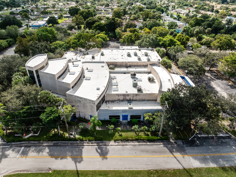 Primary Photo Of 7100 W Oakland Park Blvd, Lauderhill Schools For Sale