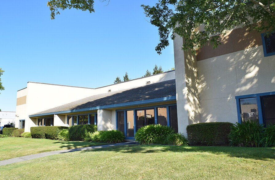 More Photos Of 566 Portal St, Cotati Showroom For Sale