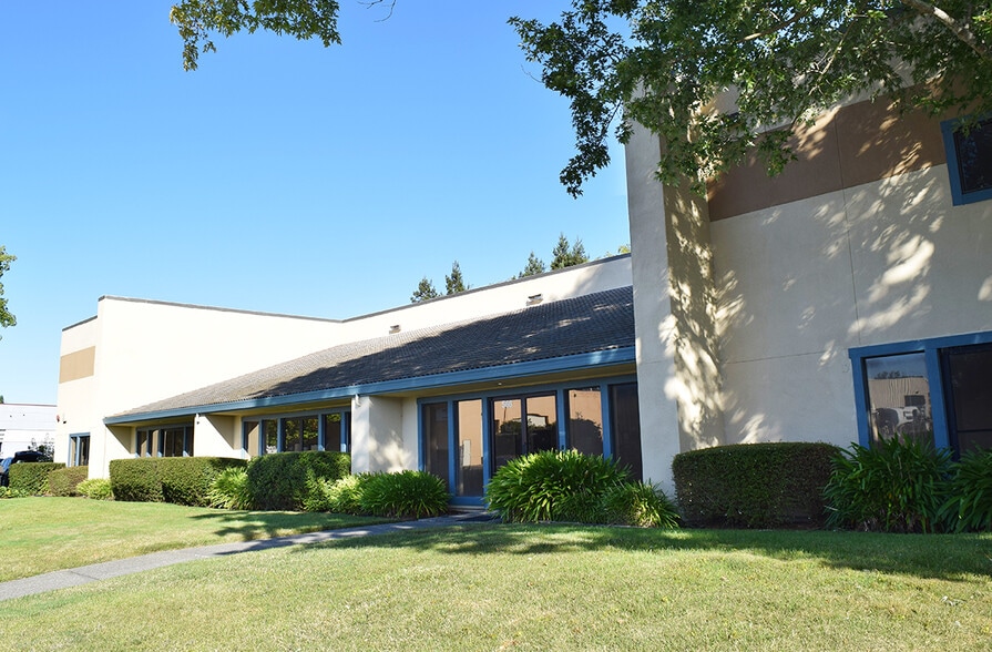 More Photos Of 566 Portal St, Cotati Showroom For Sale