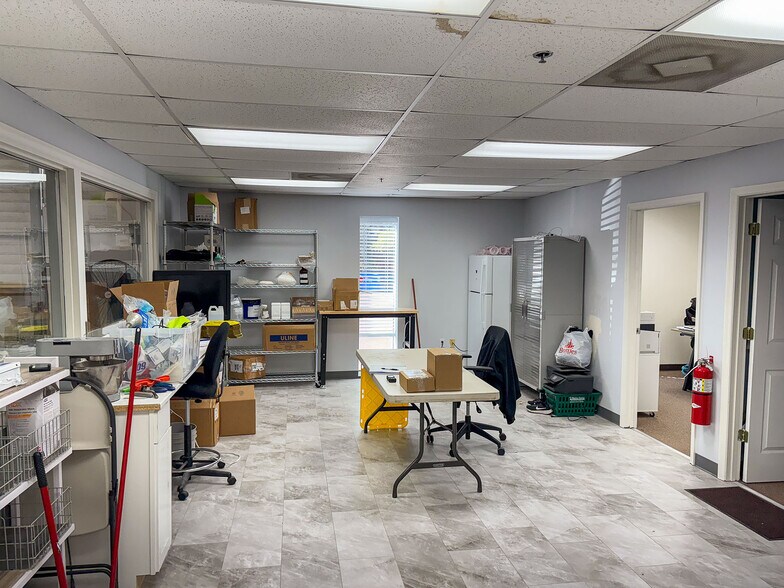 More Photos Of 200 Varnfield Dr, Summerville Warehouse For Lease