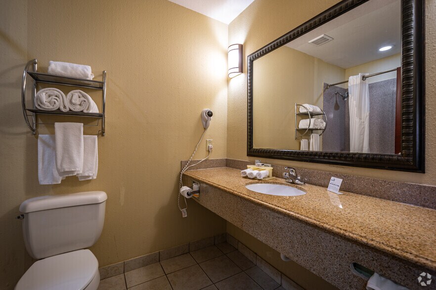 More Photos Of 31380 FM 2920 Rd, Waller Hotel For Sale