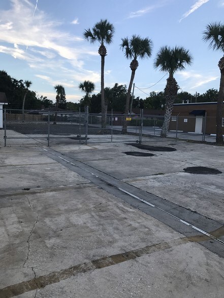 More Photos Of 909 W International Speedway Blvd, Daytona Beach Freestanding For Sale