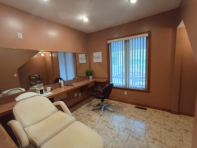 More Photos Of 25 Hamilton St, Saugus Storefront Retail Residential For Lease