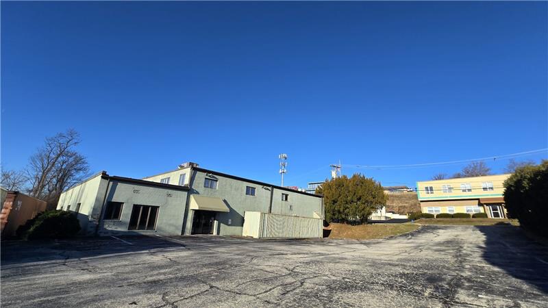 More Photos Of 2 Union Hill Rd, Conshohocken Warehouse For Sale