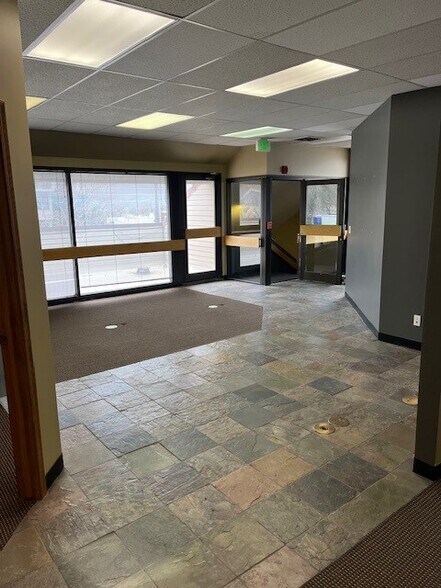 More Photos Of 562 S Main St, Bountiful Bank For Lease