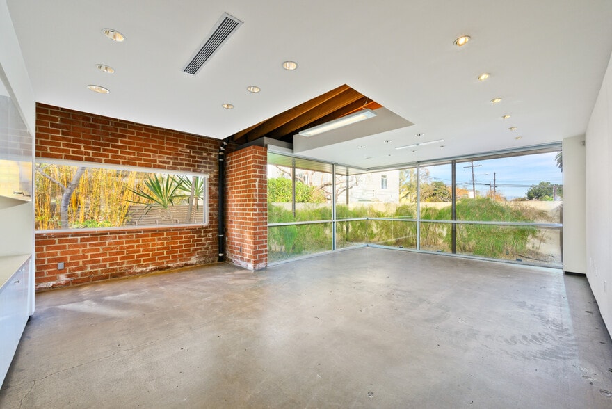 More Photos Of 4201-4203 Redwood Ave, Los Angeles Loft Creative Space For Lease