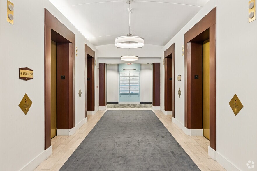 More Photos Of 2415 E Camelback Rd, Phoenix Coworking Space