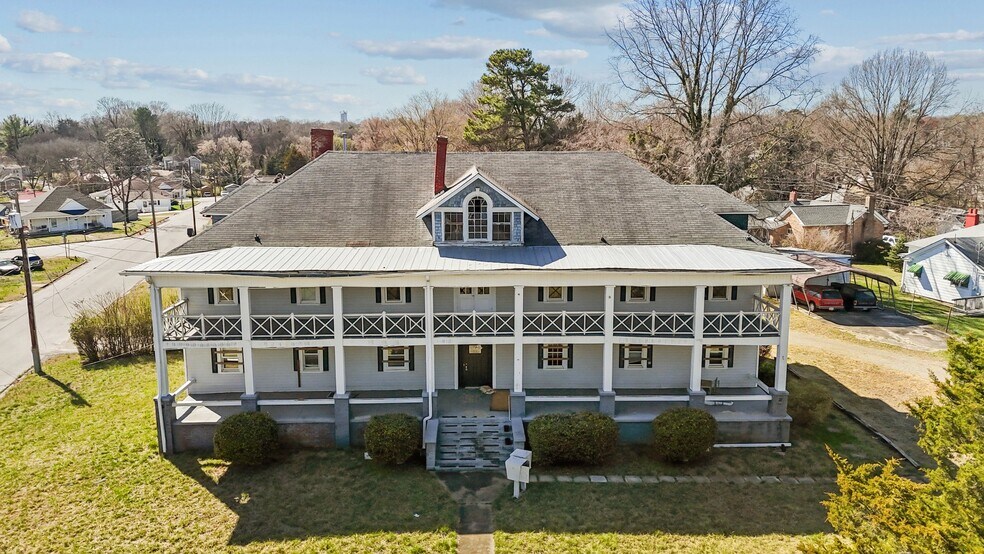 More Photos Of 421 Vine St, Eden Hotel For Sale