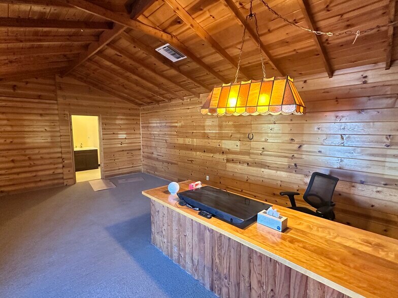 More Photos Of 2501 Yates Ave, Commerce Warehouse For Lease