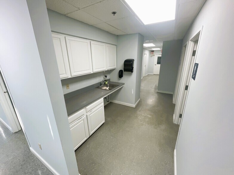 More Photos Of 2291 Traversefield Dr, Traverse City Manufacturing For Lease