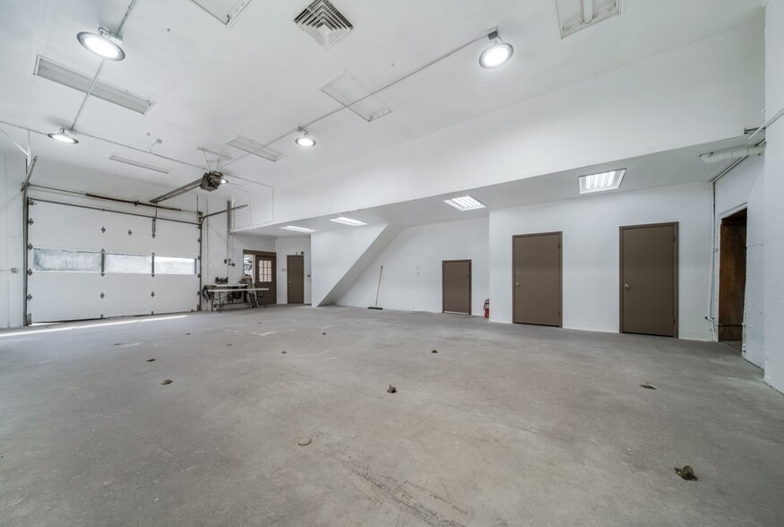 More Photos Of 6275 W 16th Ave, Lakewood Auto Repair For Sale