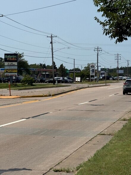More Photos Of 5541 US Highway 10 E, Stevens Point Medical For Lease