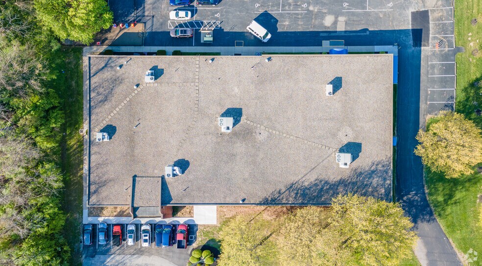 More Photos Of 7627 Ewing Blvd, Florence Office For Lease