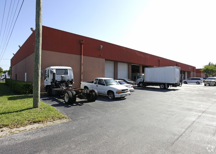 More Photos Of 3018 NW 79th Ave, Doral Warehouse For Lease