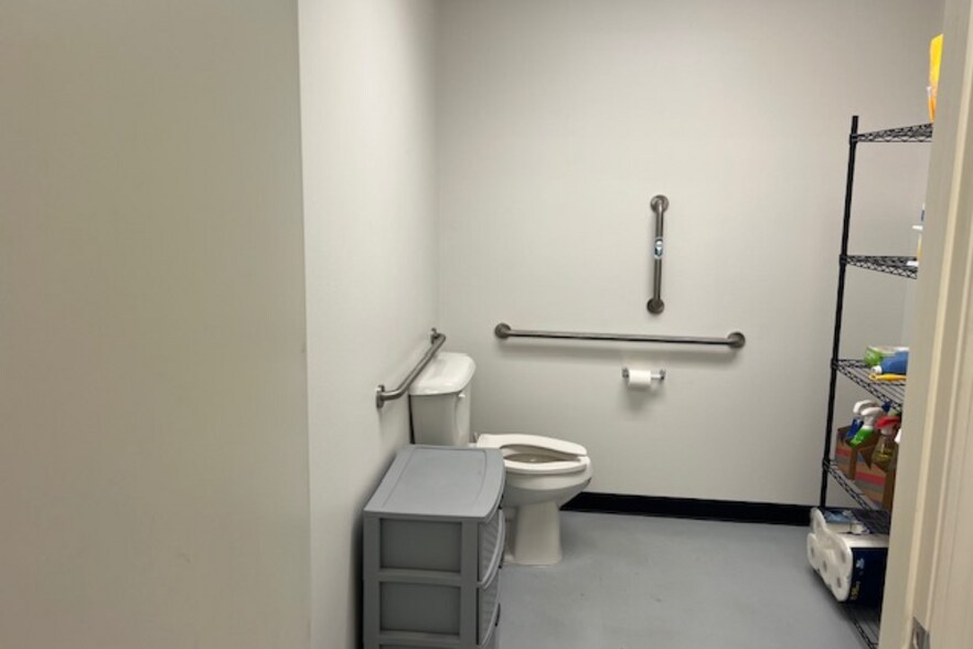 More Photos Of 998 Shady Grove Rd, Hot Springs Freestanding For Lease