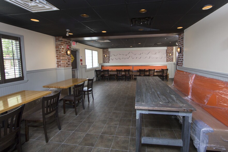 More Photos Of 1145 Easton Rd, Abington Bar For Sale