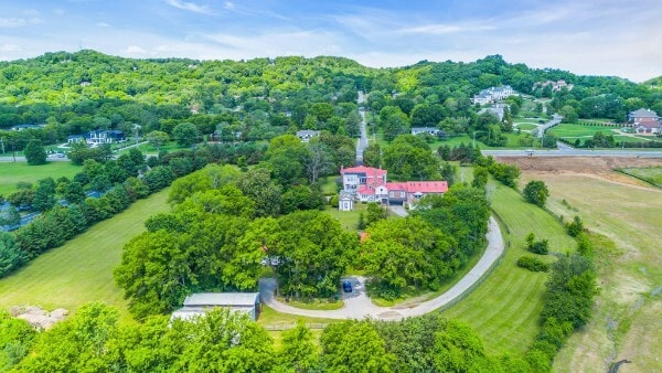 More Photos Of 1112 Franklin Rd, Brentwood Specialty For Sale