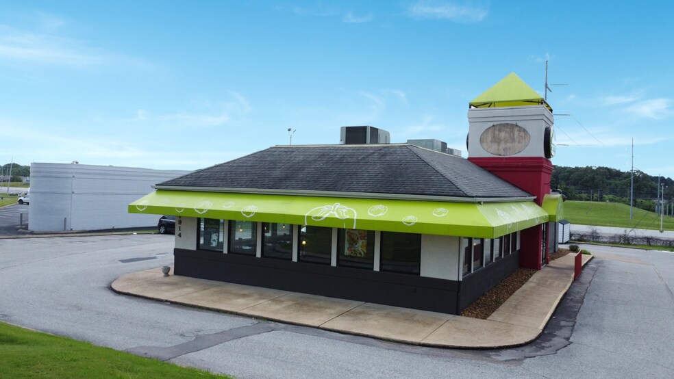 More Photos Of 1914 Emporium Dr, Jackson Restaurant For Lease