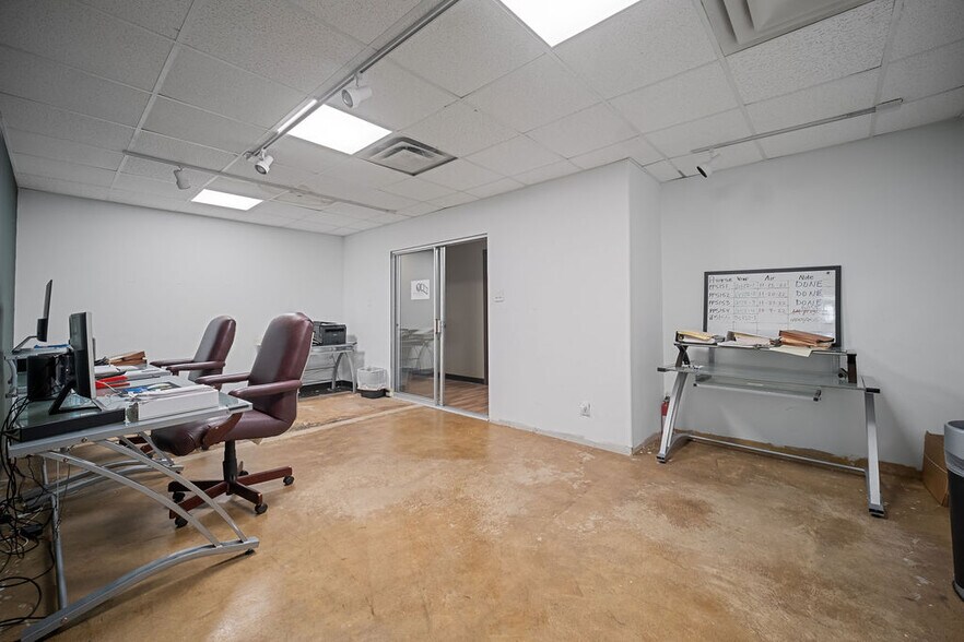 More Photos Of 2909 San Jacinto St, Dallas Loft Creative Space For Sale