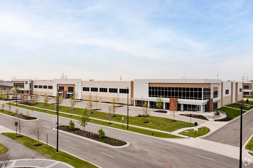 More Photos Of 801 Innovation Dr, Elk Grove Village Distribution For Lease