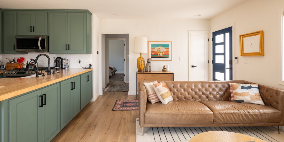 More Photos Of 4852 S Centinela Ave, Los Angeles Multifamily For Sale
