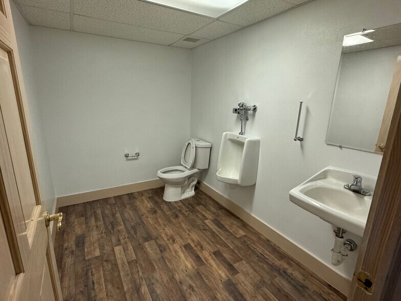 More Photos Of 2403 E 4th Ave, Tampa Warehouse For Lease