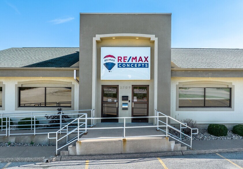 Primary Photo Of 3709 N Harrison St, Davenport Office For Sale