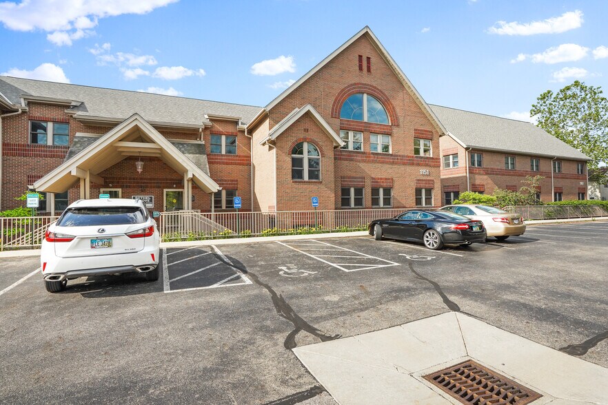 More Photos Of 1151 Bethel Rd, Columbus Medical For Sale