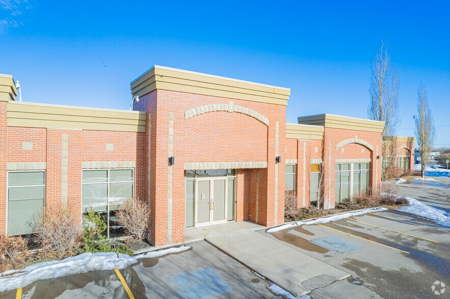 Primary Photo Of 4639 Manhattan Rd SE, Calgary Office For Lease