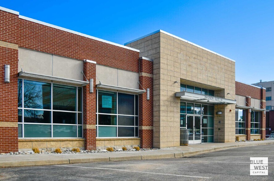 More Photos Of 264 Union Blvd, Lakewood Restaurant For Sale