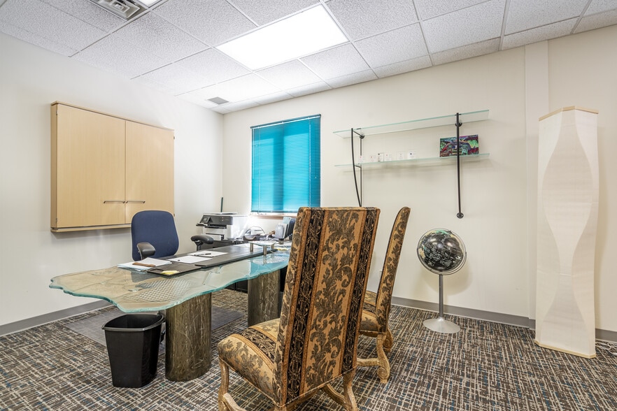 More Photos Of 124 Siringo Rd, Santa Fe Office For Sale