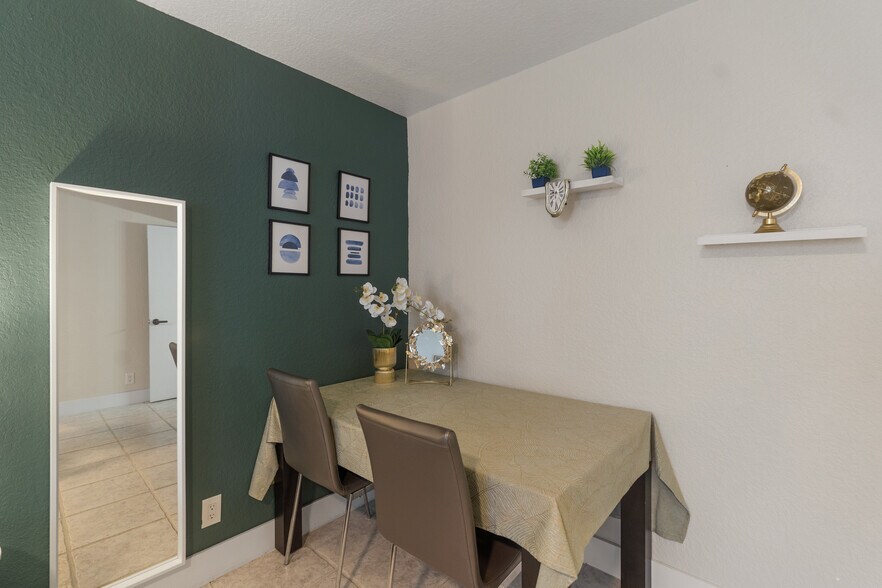 More Photos Of 1520 NE 51st St, Fort Lauderdale Apartments For Sale
