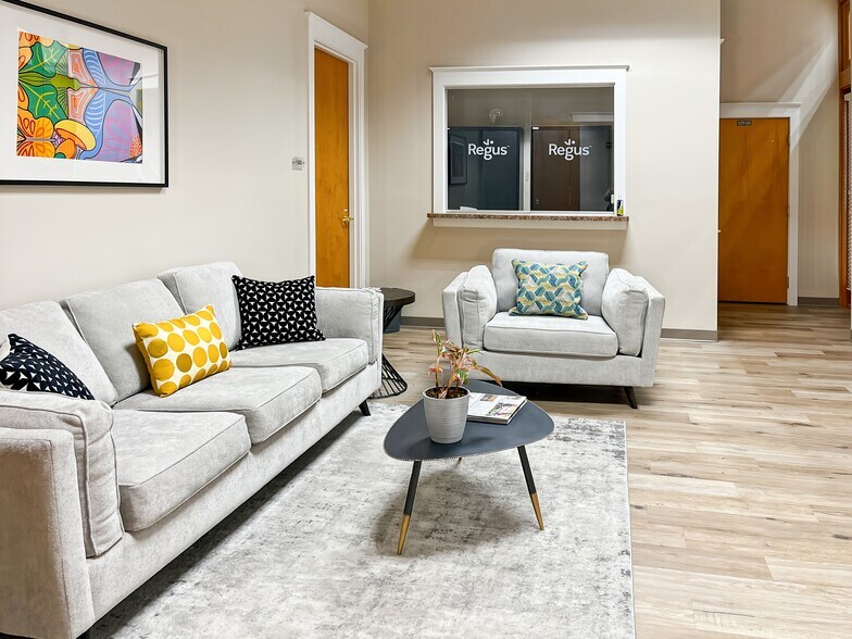 More Photos Of 300 E University Ave, Gainesville Coworking Space