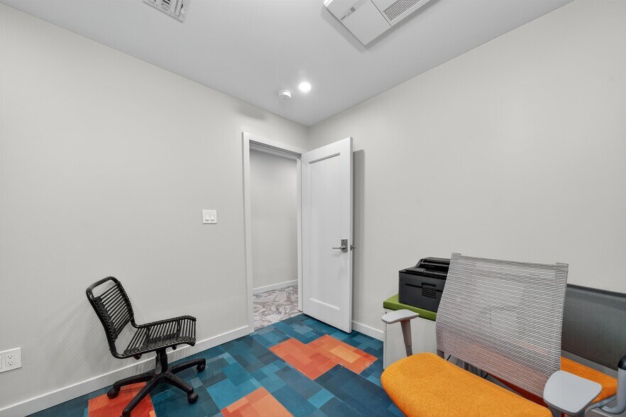 More Photos Of 11 Abrams Rd, Central Valley Office For Sale