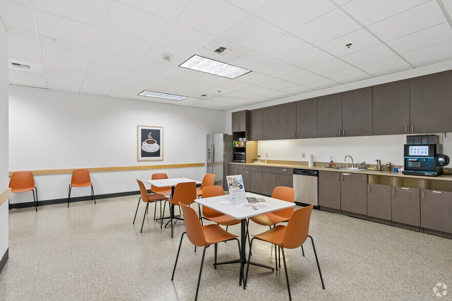More Photos Of 2815 2nd Ave, Seattle Office For Sale