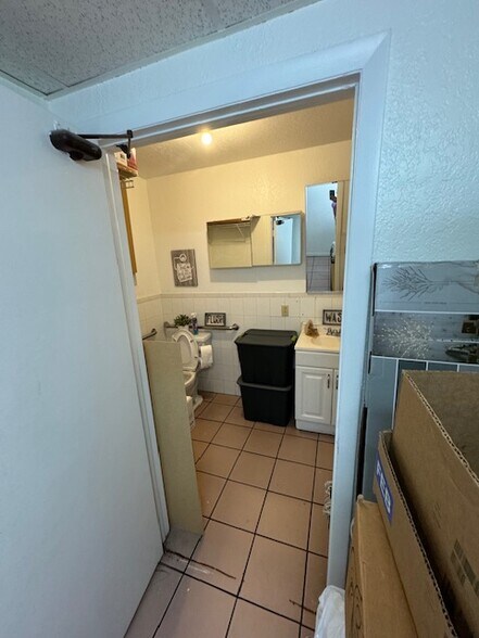 More Photos Of 1222 Nw 29th St, Miami Medical For Sale