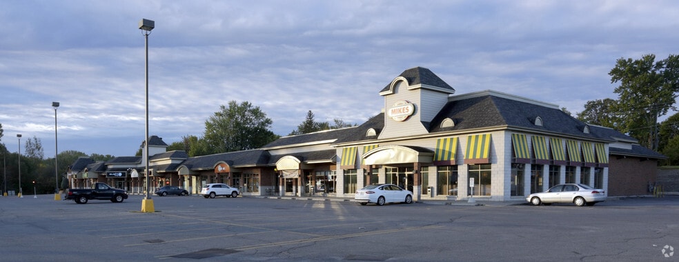 Primary Photo Of 190-199 Boul du Curé-Labelle, Rosemère General Retail For Lease