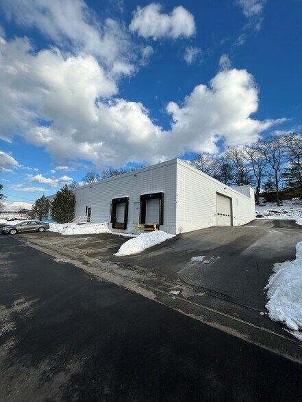 More Photos Of 400 Chelmsford Rd, Chelmsford Industrial For Lease