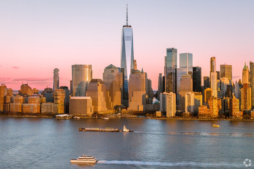 More Photos Of One World Trade Center, New York Office For Lease