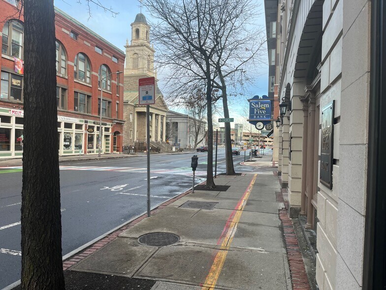 More Photos Of 71 Washington St, Salem Bank For Lease