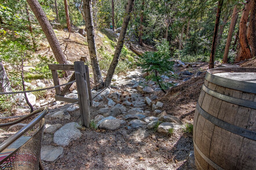 More Photos Of 54905 N Circle Dr, Idyllwild-Pine Cove Restaurant For Lease