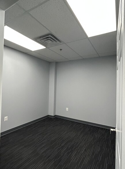 More Photos Of 97 Skipjack Rd, Prince Frederick Flex For Lease