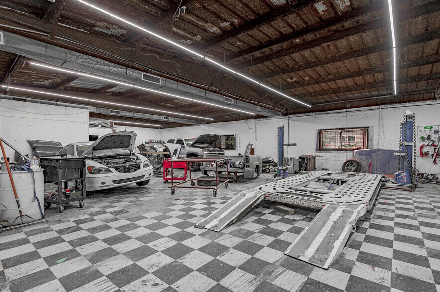 More Photos Of 316 Highway 190 E, Huntsville Auto Repair For Sale