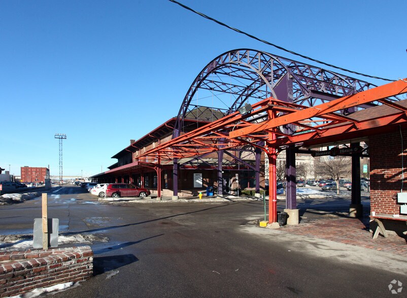 More Photos Of 100 SW 4th St, Des Moines Office For Sale