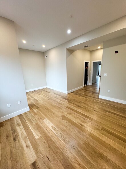 More Photos Of 121 Washington St, Somerville Apartments For Sale