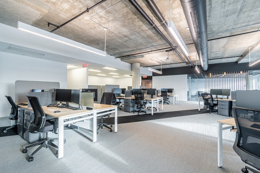 More Photos Of 990 Av de Bourgogne, Québec Medical For Lease
