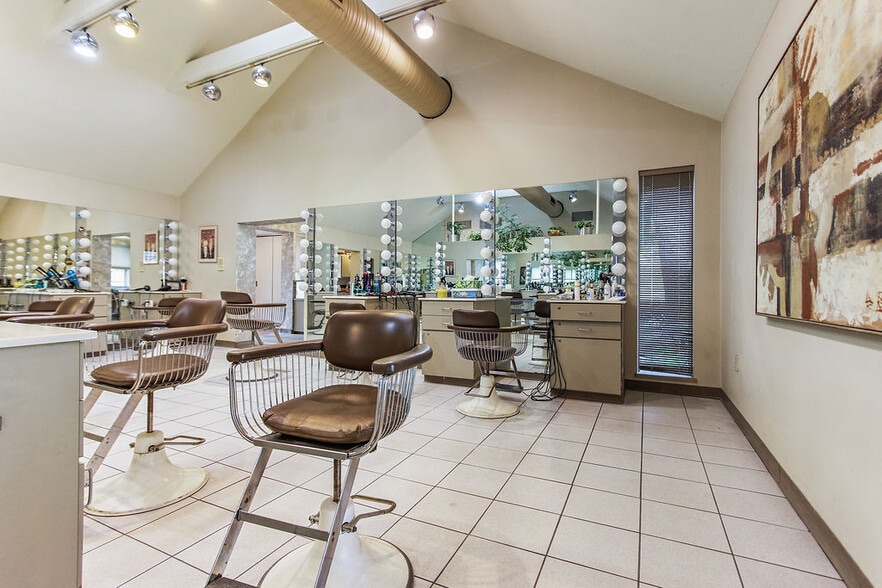 More Photos Of 4351 Old William Penn Hwy, Monroeville General Retail For Sale