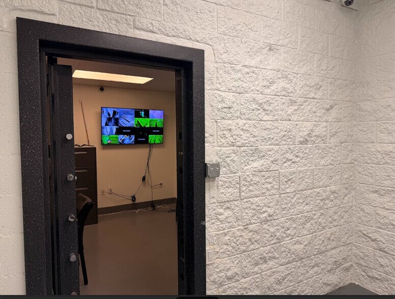 More Photos Of 3071 N Nellis Blvd, Las Vegas Auto Repair For Sale