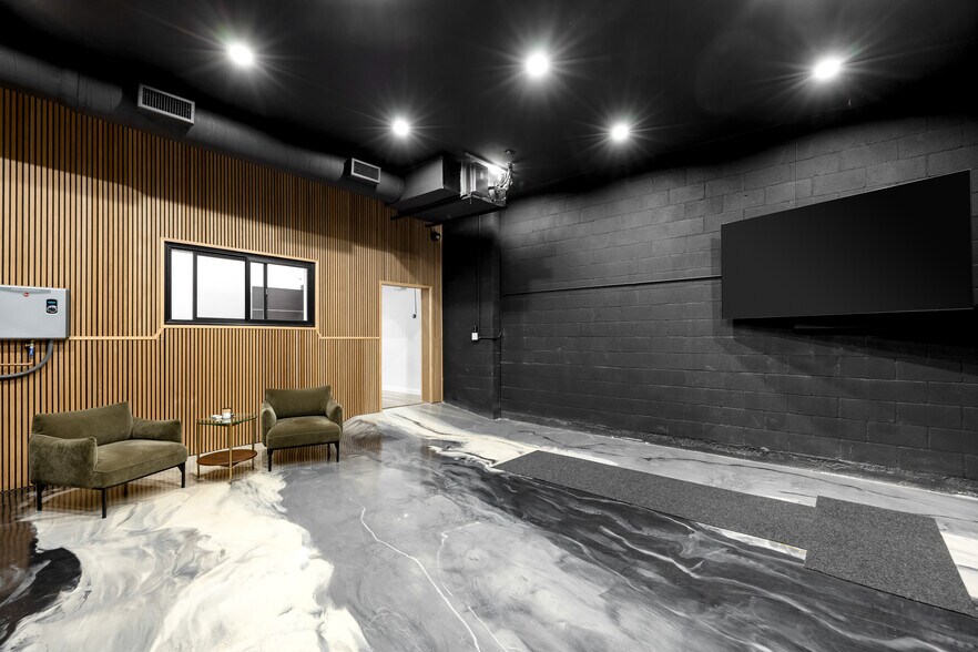 More Photos Of 1612 Magnolia Blvd, Burbank Storefront For Sale