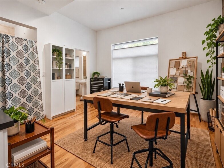 More Photos Of 717 N Highland Ave, Los Angeles Light Distribution For Sale